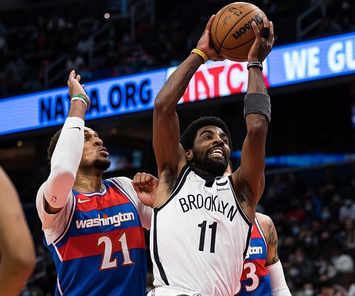  欧文华丽突破独得三十分篮网大胜奇才