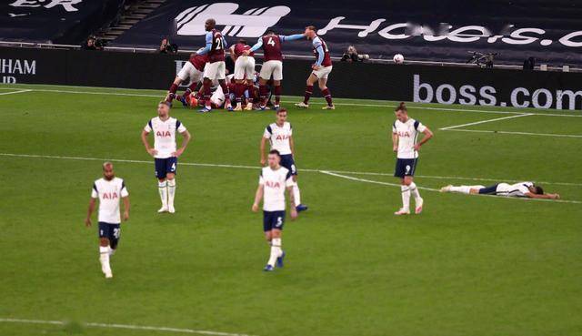  里昂边路传中屡造杀机,双翼齐飞大胜斯特拉斯堡